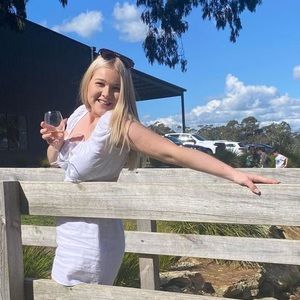 Meet your Posher, Mia